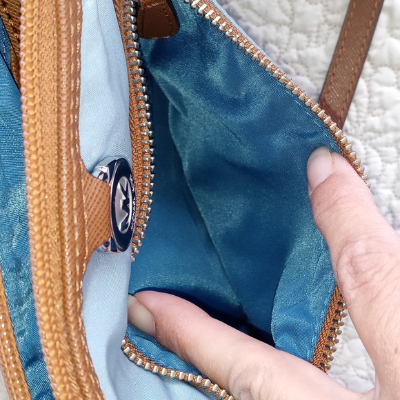 MK CROSSBODY BAG - Picture 8 of 8